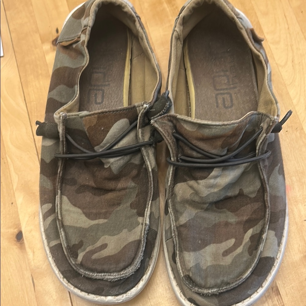 Men’s Camo Hey Dude’s
